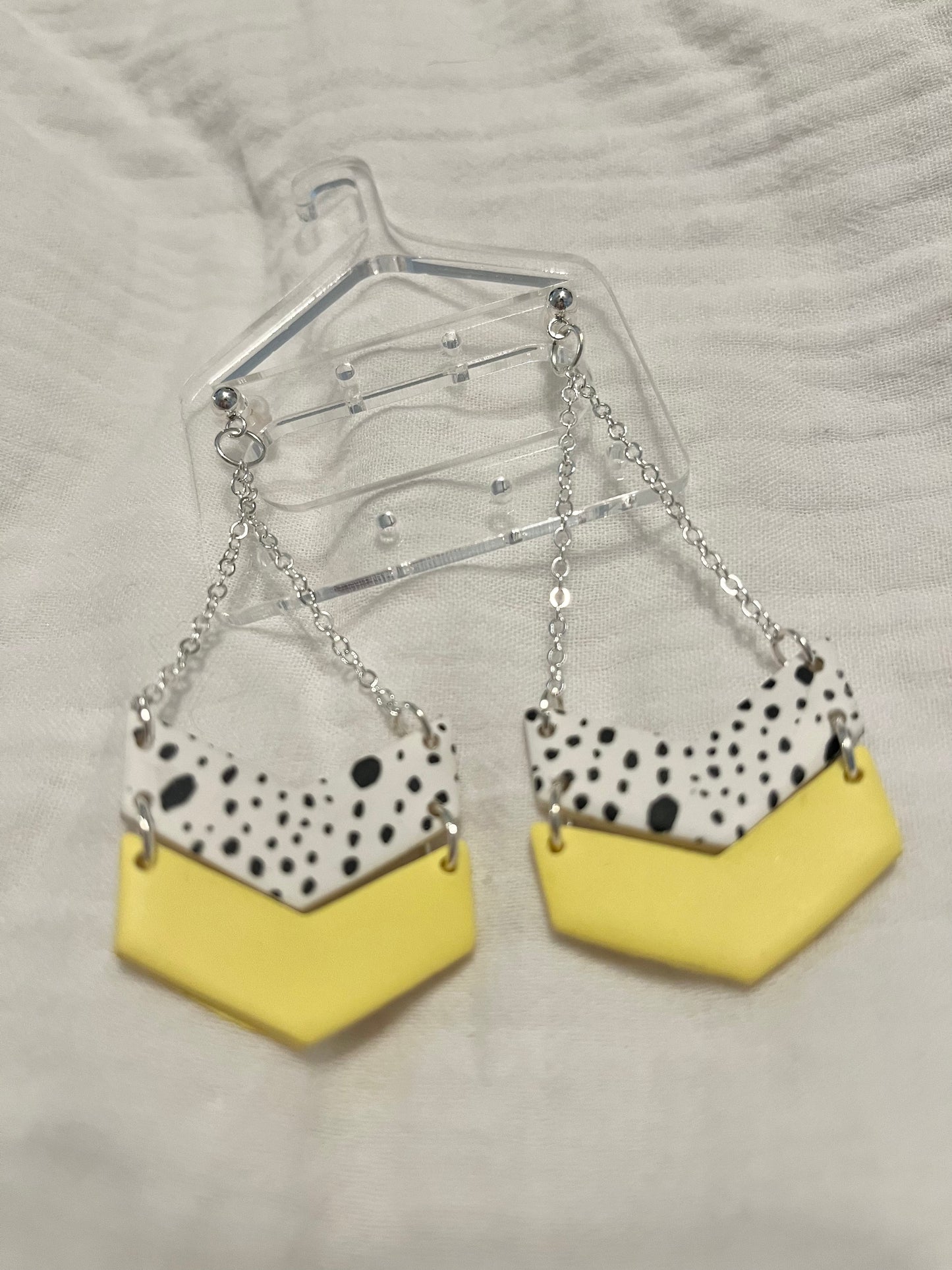 Dalmatian Chain Dangle