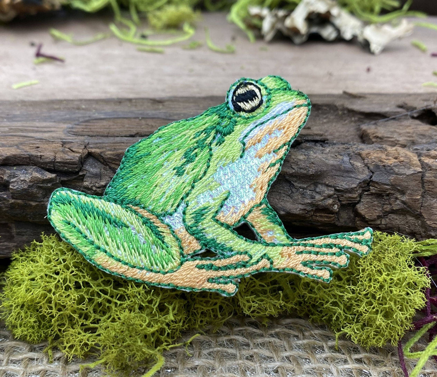 Frog - Realistic - Shimmery - Iron on Patch