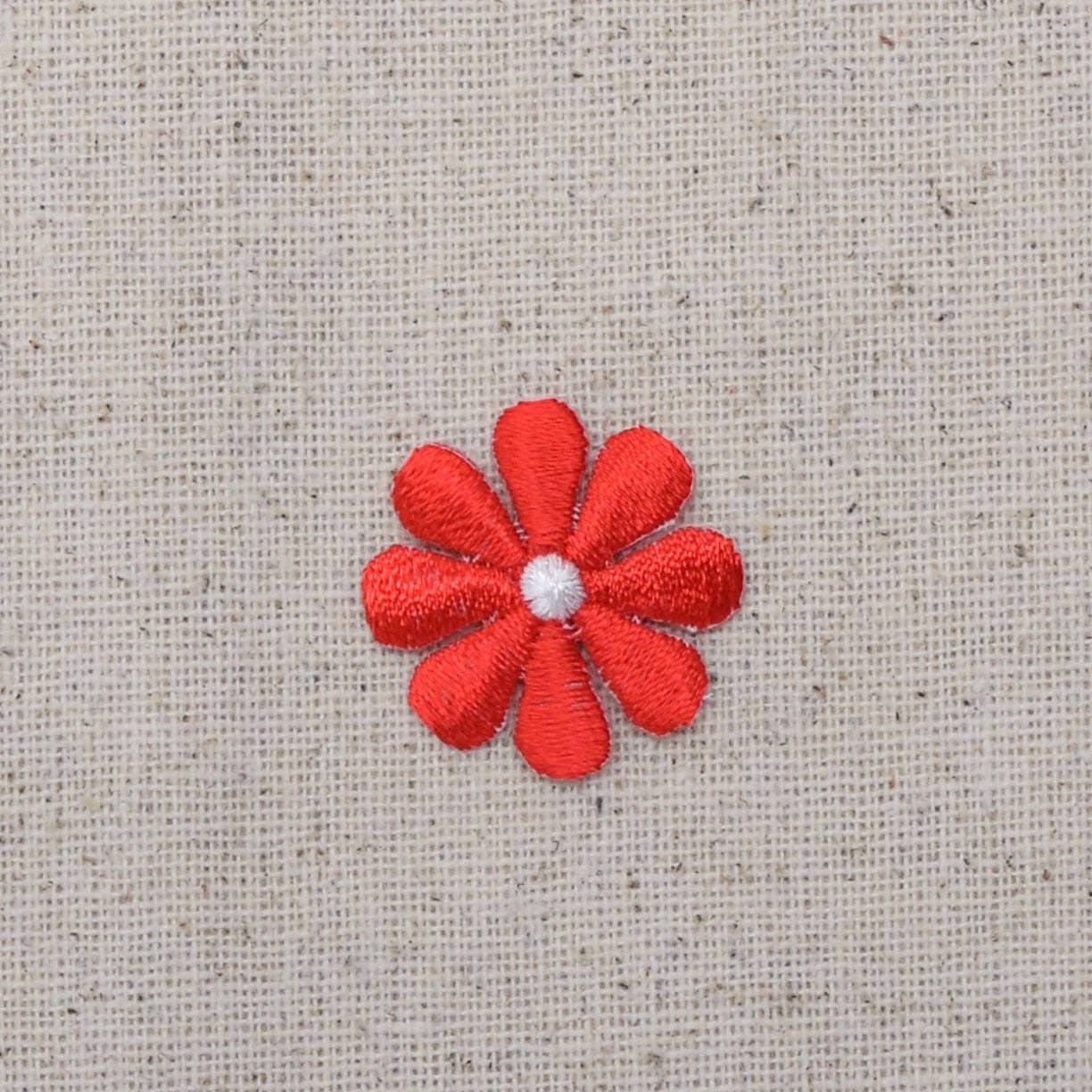 Small - Daisy Flower - COLOR CHOICE: Fuchsia, Turquoise Blue, White, Red, Light Pink- Iron on Applique - Embroidered Patch - 694071: Pink