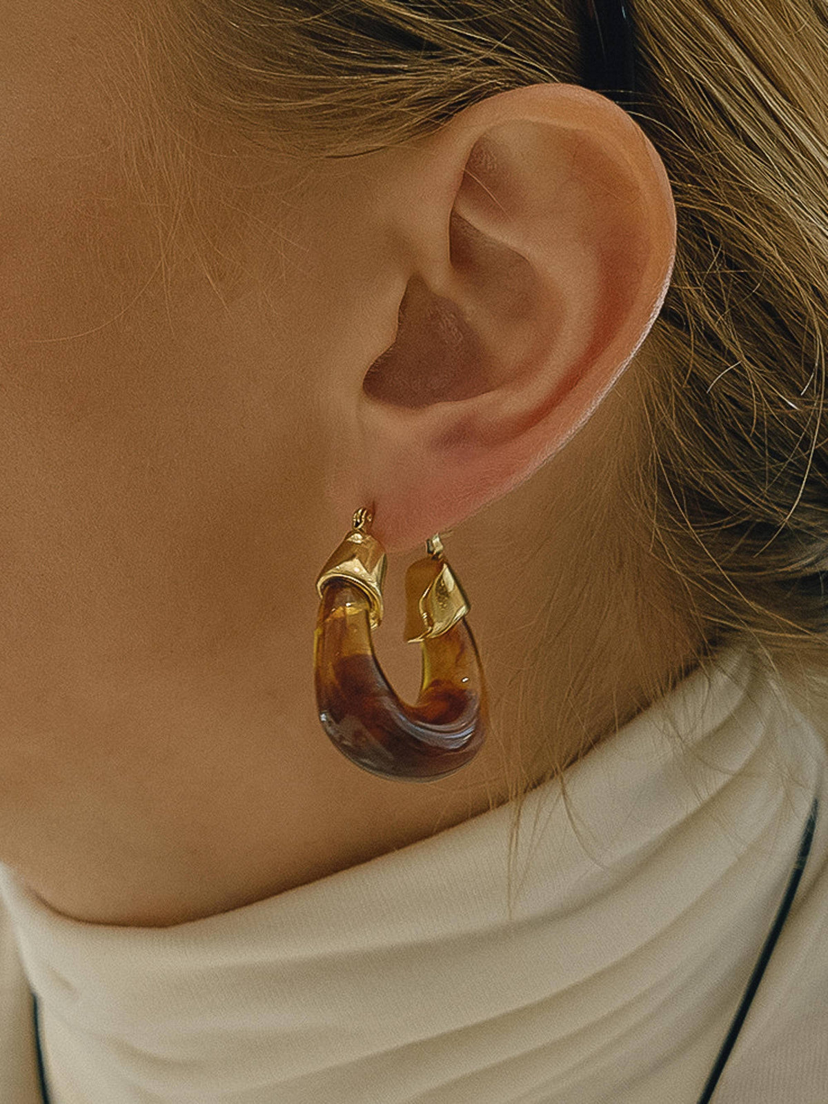 Arlowe 18K Gold Non-Tarnish Resin Hoop Earrings: Black