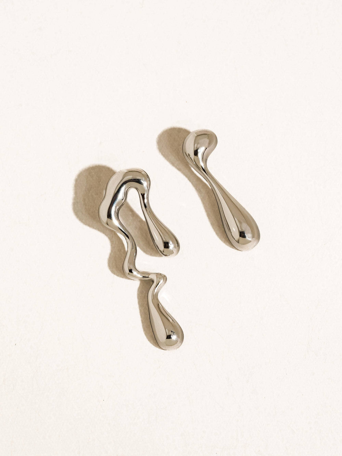 Roma 18K Gold Non-Tarnish Mismatch Melted Earring: Silver