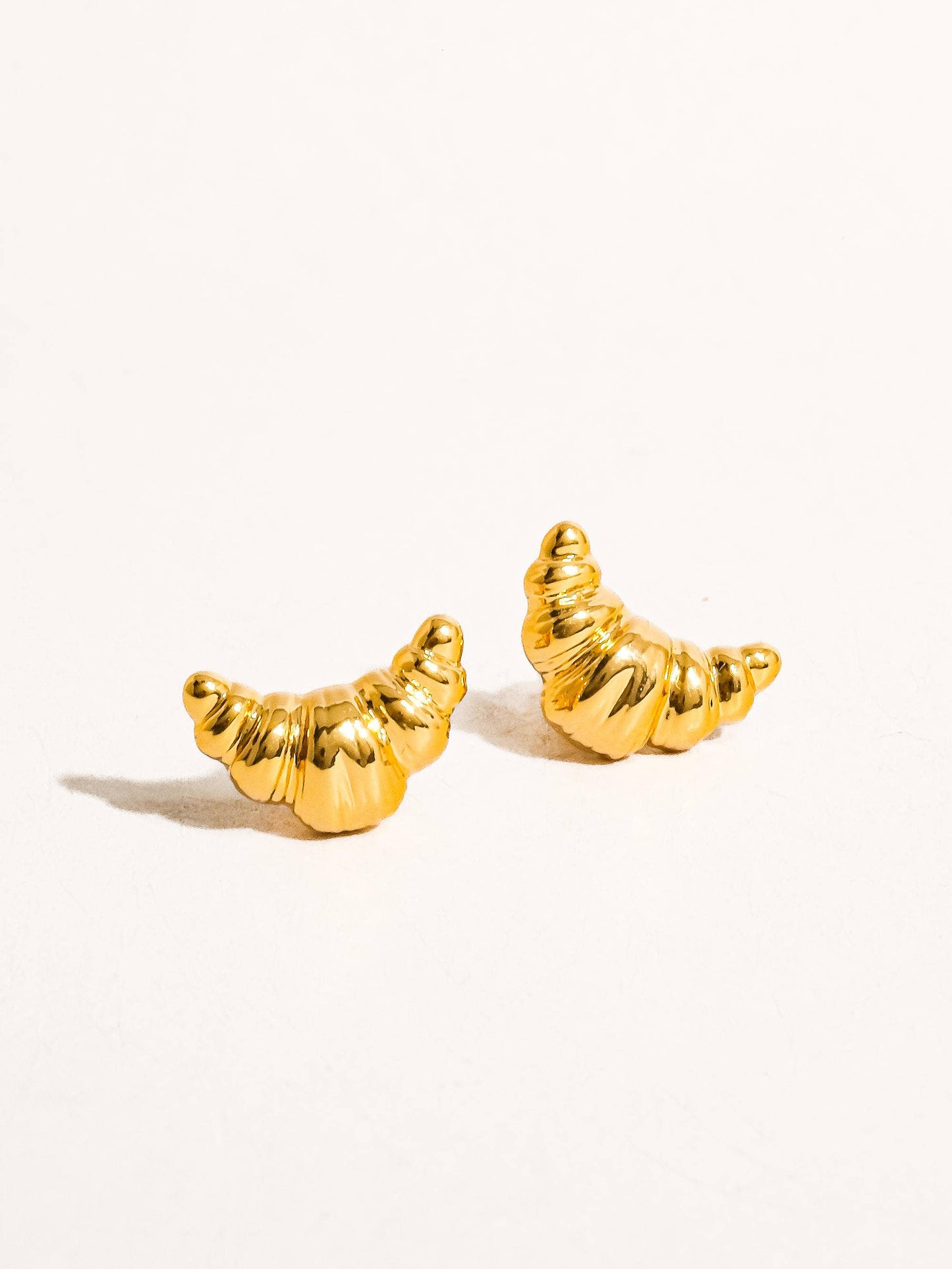 Gaëlle 18K Gold Petite Croissant Stud