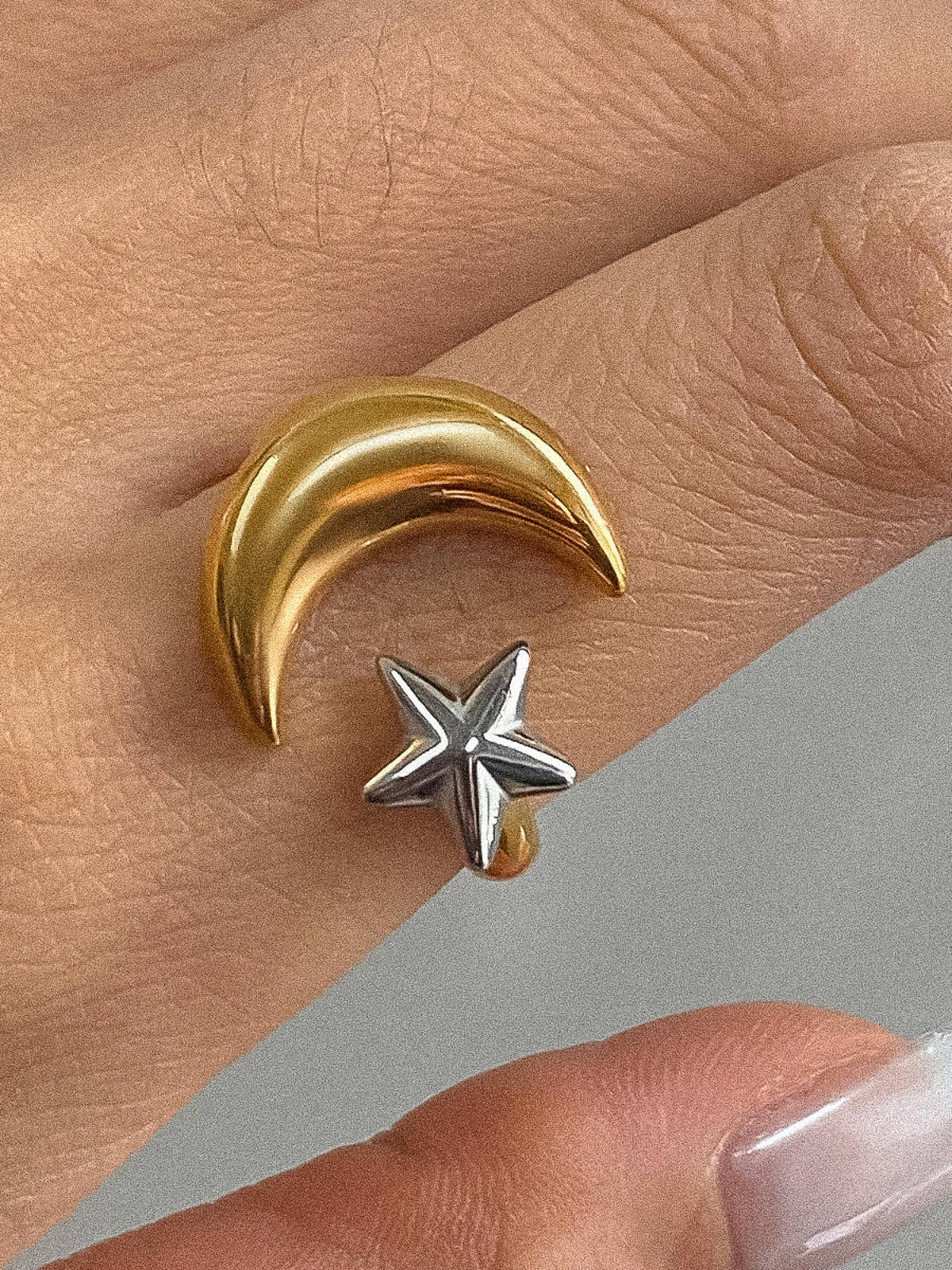 Eugénie 18K Gold Non-Tarnish Star and Moon Ring: Multi-Colored