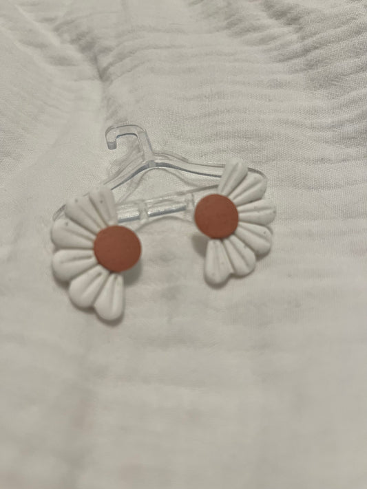 Daisy Studs