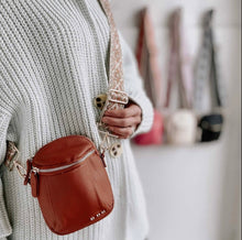 Load image into Gallery viewer, Ellie Crossbody Bag
